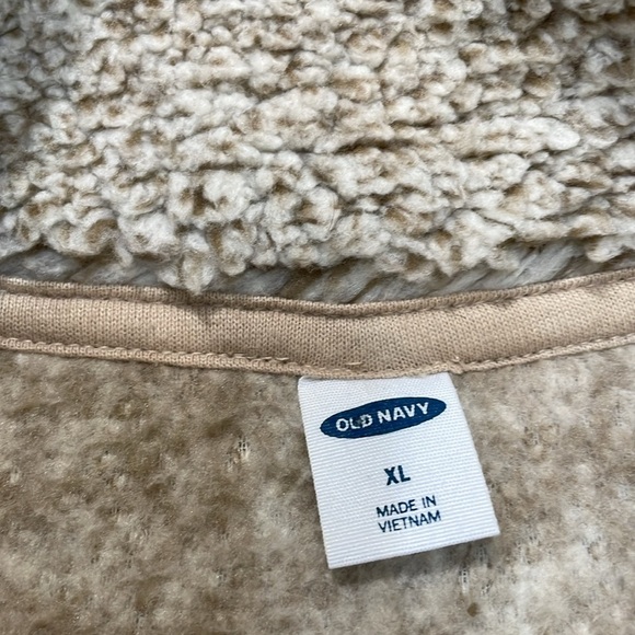 Old Navy Cozy Tan Sherpa Pullover size XL - Picture 4 of 7